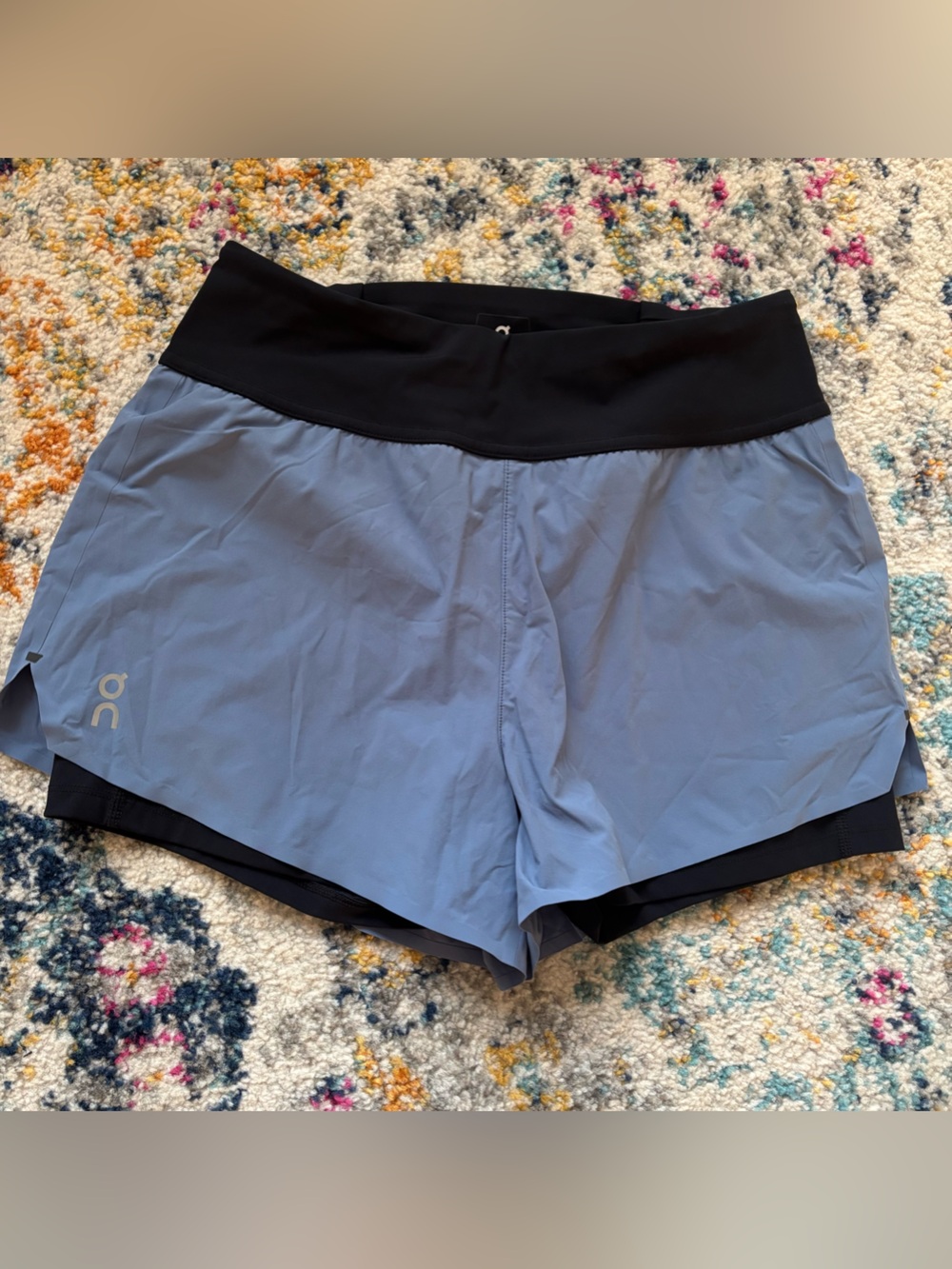 On Running 2 in 1 women’s running Shorts small blue